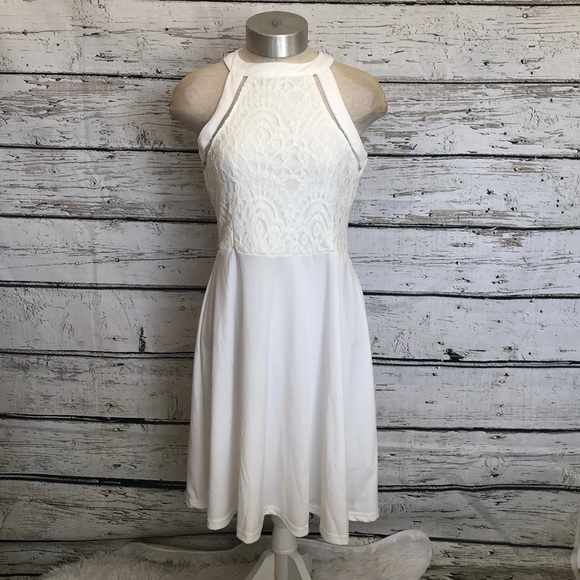 NEW PZZ Beach Floral Lace Halter Neck Dress Size Medium - Picture 2 of 10